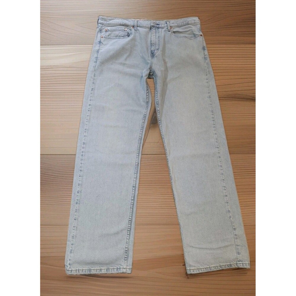 Levi's 505 Men's Jeans 38x32 Light Wash Regular Fit Straight Leg Blue Denim 2024 - Picture 1 of 9